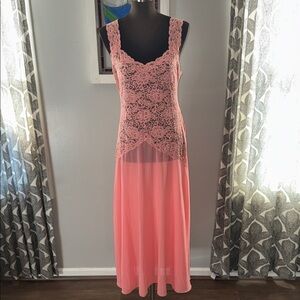 Delicates Vintage Sheer Lace Pale Apricot Full Length Slip Dress SZ Medium
